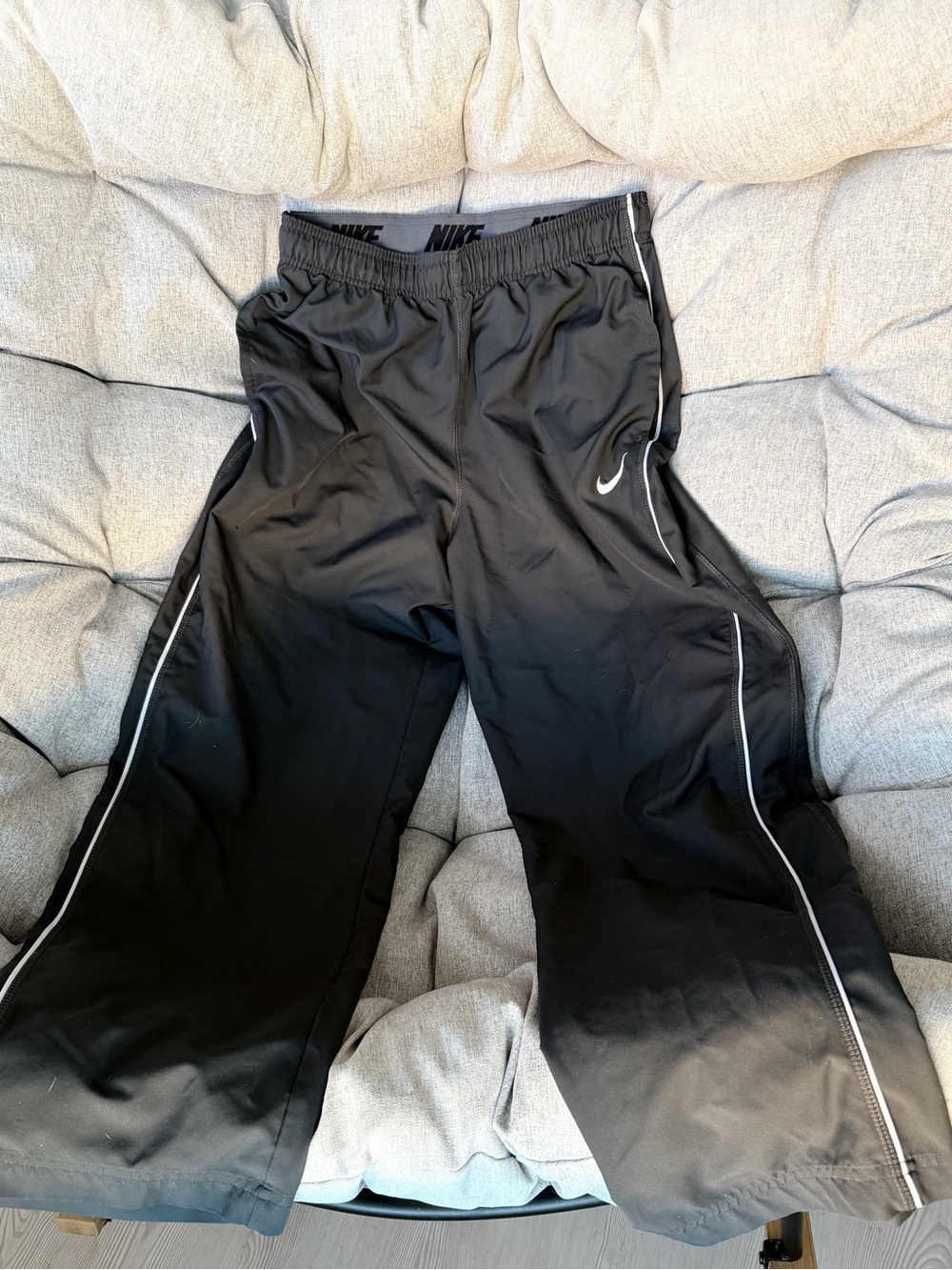 Nike Men’s Dark Grey Athletic Track Pants with White Piping